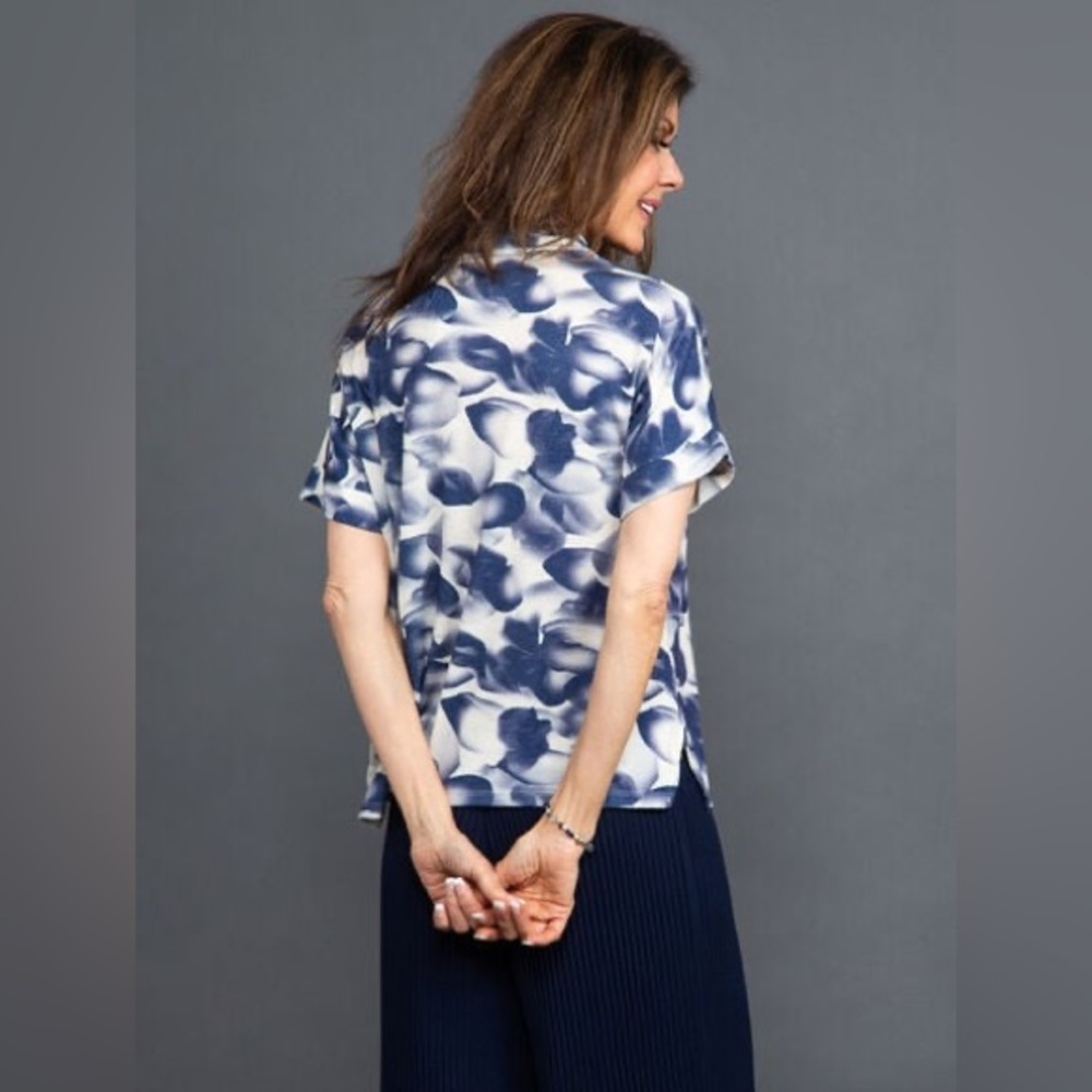 M. MADE IN ITALY Very Oversized Viscose Blend Mock Neck Short Sleeve Knit Top